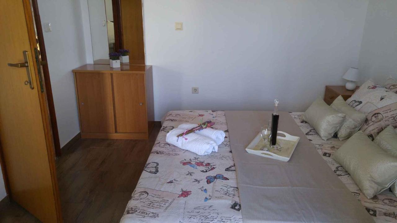 Vera Apartment 1 Rogoznica  Quarto foto