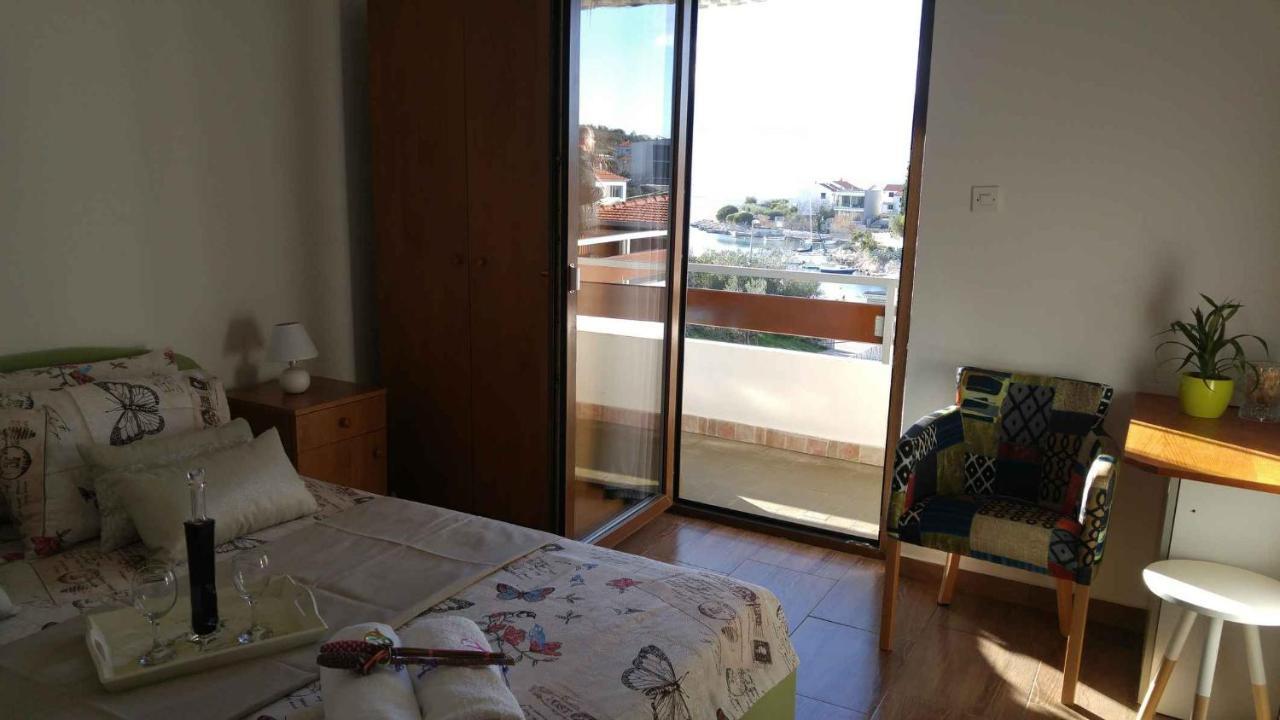 Vera Apartment 1 Rogoznica  Quarto foto