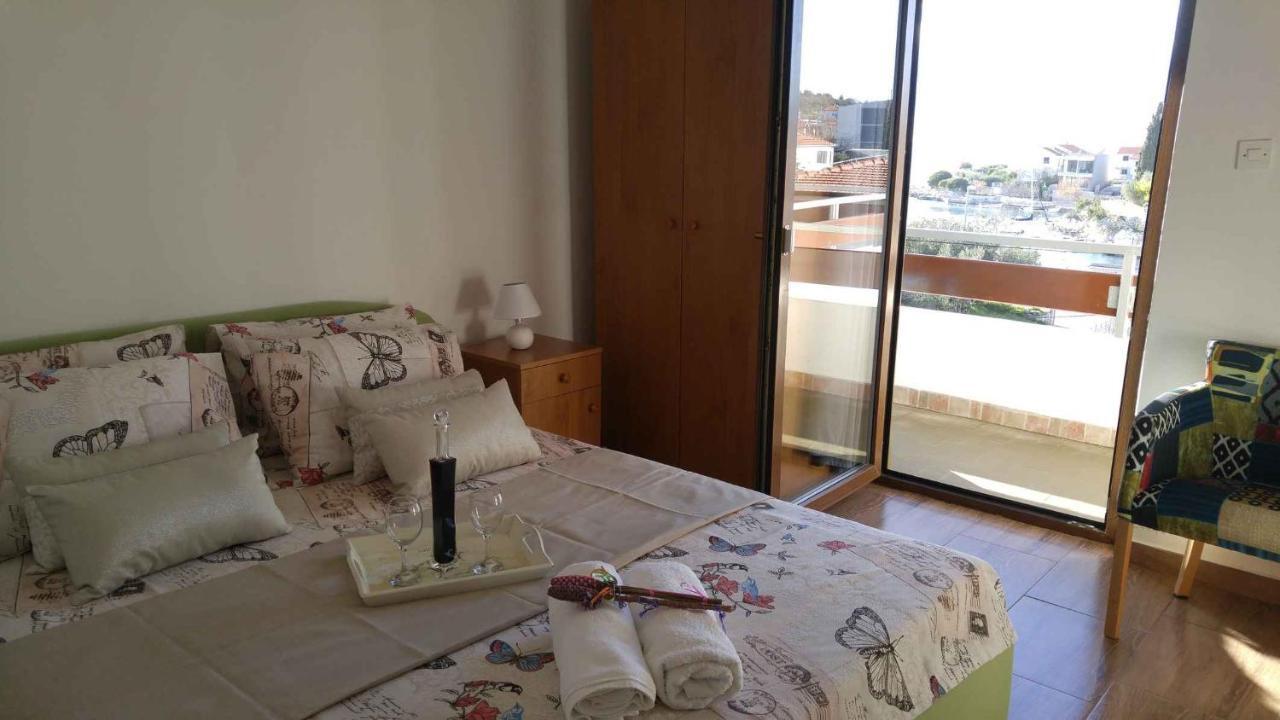 Vera Apartment 1 Rogoznica  Quarto foto